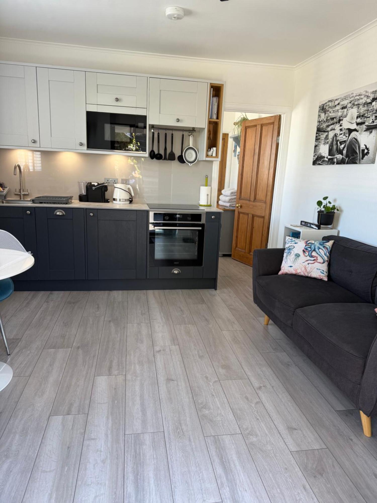Little Trevio - Seaside Haven With Parking And Sea Views Apartment Brixham Exterior foto